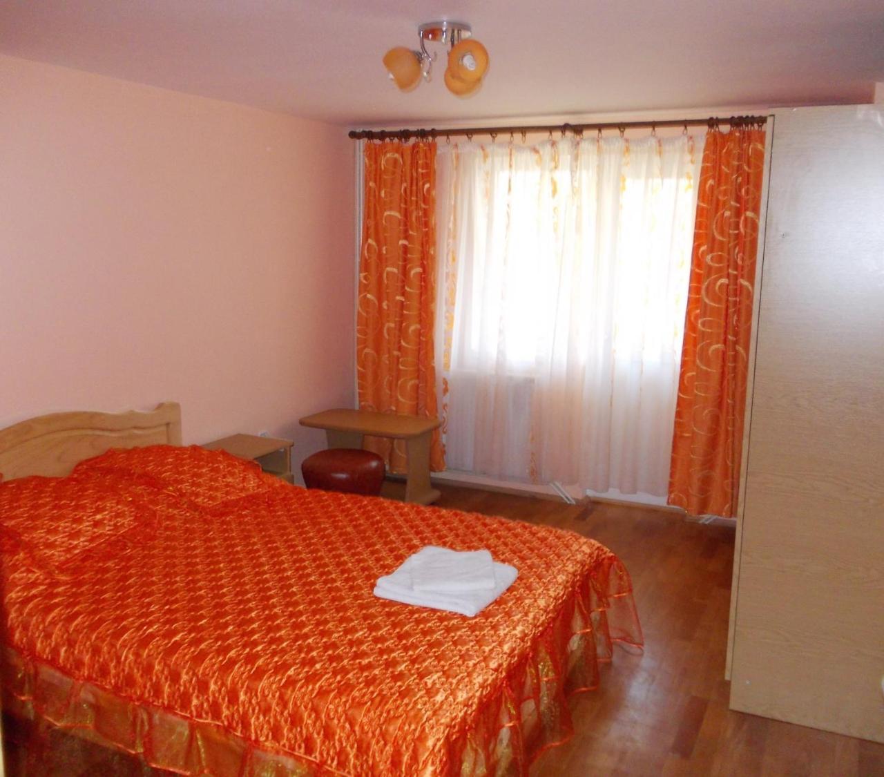 Hotel Casa Dobrin à Arefu Extérieur photo
